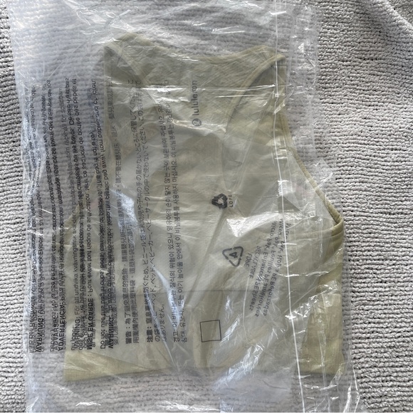 Lululemon Women's Green ebb to train bra 4 - Picture 6 of 8